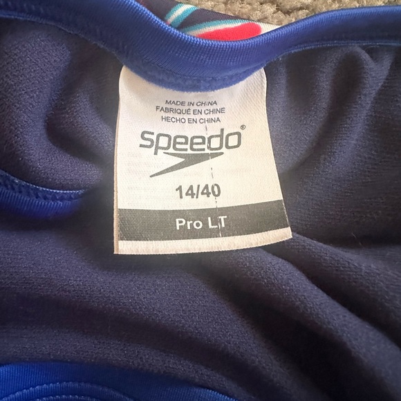Speedo one piece Size 14 - Picture 3 of 5